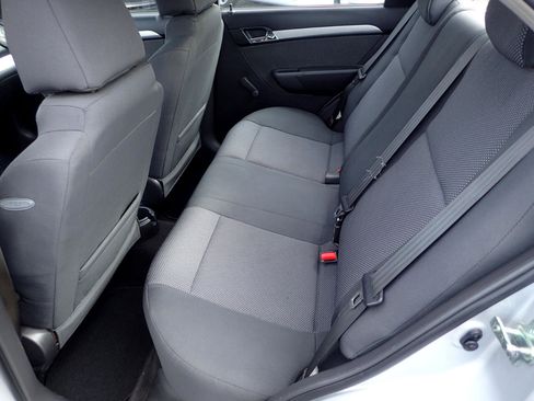 Used 2010 Chevrolet Aveo LT image 11