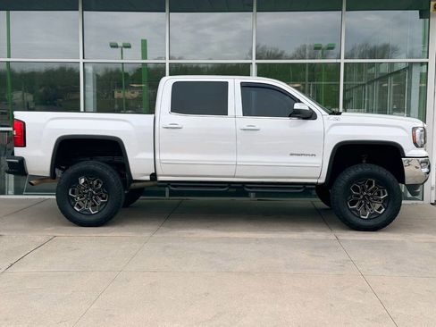 Used 2017 GMC Sierra 1500 SLE w/ SLE Value Package image 8