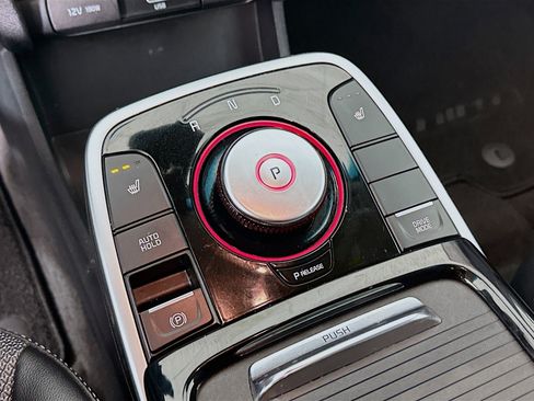 Used 2022 Kia Niro EX image 25