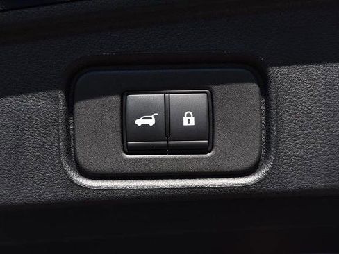 Certified 2025 Nissan Pathfinder SL w/ SL Premium Package image 31