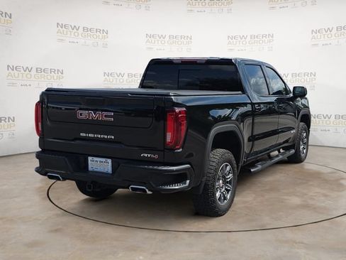 Used 2024 GMC Sierra 1500 AT4 w/ AT4 Preferred Package AWD/4WD image 5