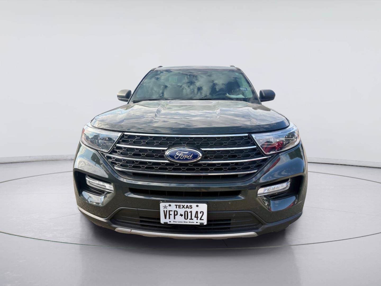 Used 2024 Ford Explorer XLT w/ Equipment Group 202A RWD image 10