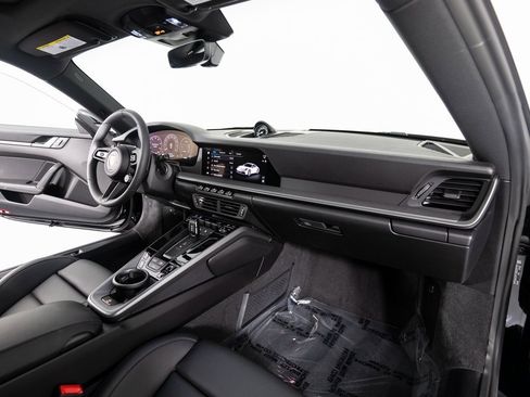 Certified 2025 Porsche 911 Carrera image 32