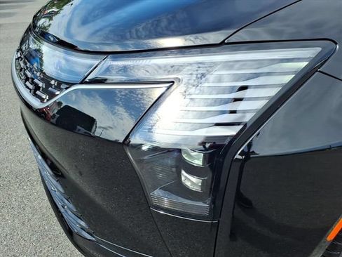 New 2027 Chrysler Pacifica Limited FWD image 12