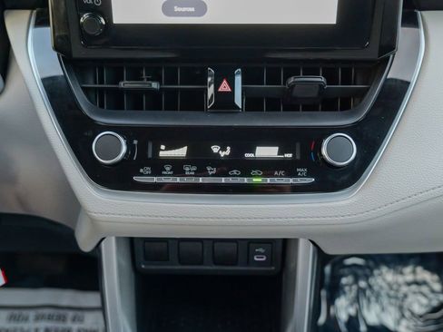 Used 2023 Toyota Corolla Cross L image 45