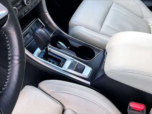 Used 2022 Subaru Ascent Limited w/ Technology Package image 15