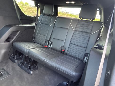 Used 2025 Cadillac Escalade Sport Platinum AWD/4WD image 33