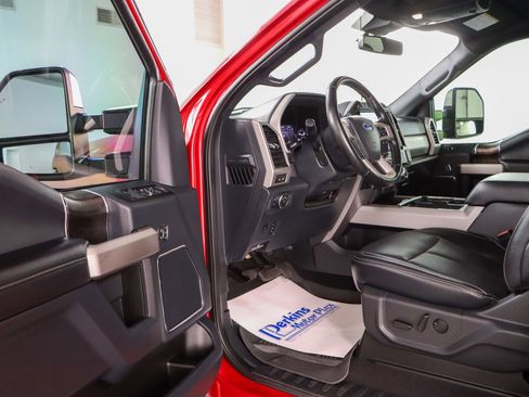 Used 2022 Ford F250 Lariat w/ Lariat Ultimate Package image 3