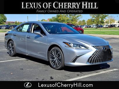 New 2025 Lexus ES 300h w/ Premium Package