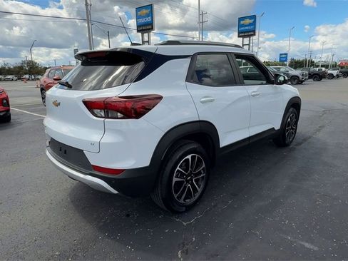 New 2025 Chevrolet TrailBlazer LT w/ Convenience Package image 8