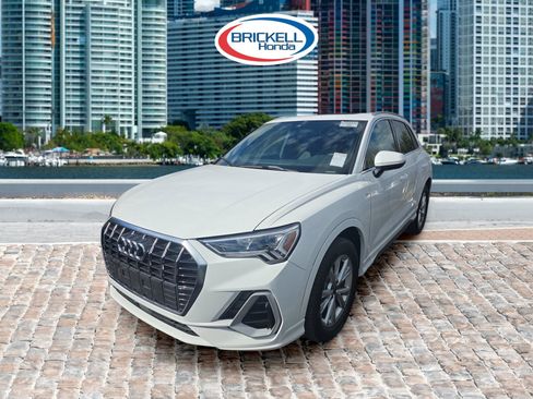 Used 2025 Audi Q3 2.0T Premium image 1