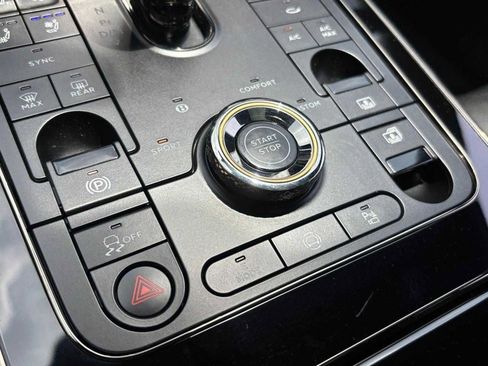 New 2025 Bentley Flying Spur Plug-In Hybrid image 56