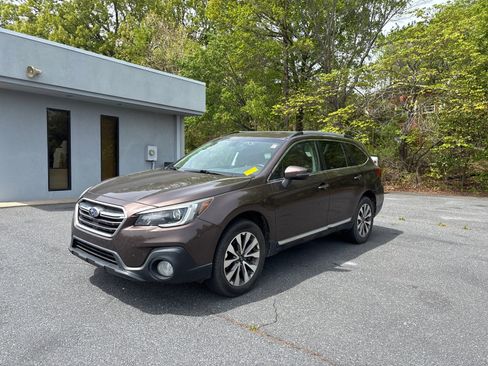 Used 2019 Subaru Outback 3.6R Touring w/ Popular Package #3A image 1
