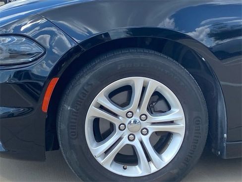 Used 2019 Dodge Charger SXT image 5