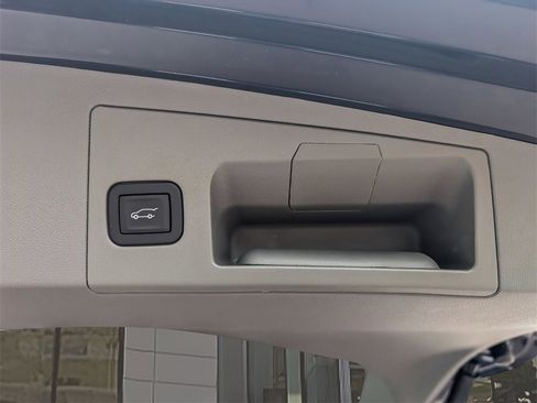 New 2025 Cadillac XT5 Premium Luxury image 16