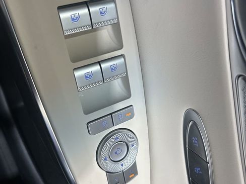 Used 2026 Genesis GV70 2.5T Advanced image 19