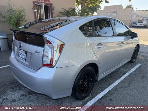 Used 2015 Toyota Prius Two FWD image 9