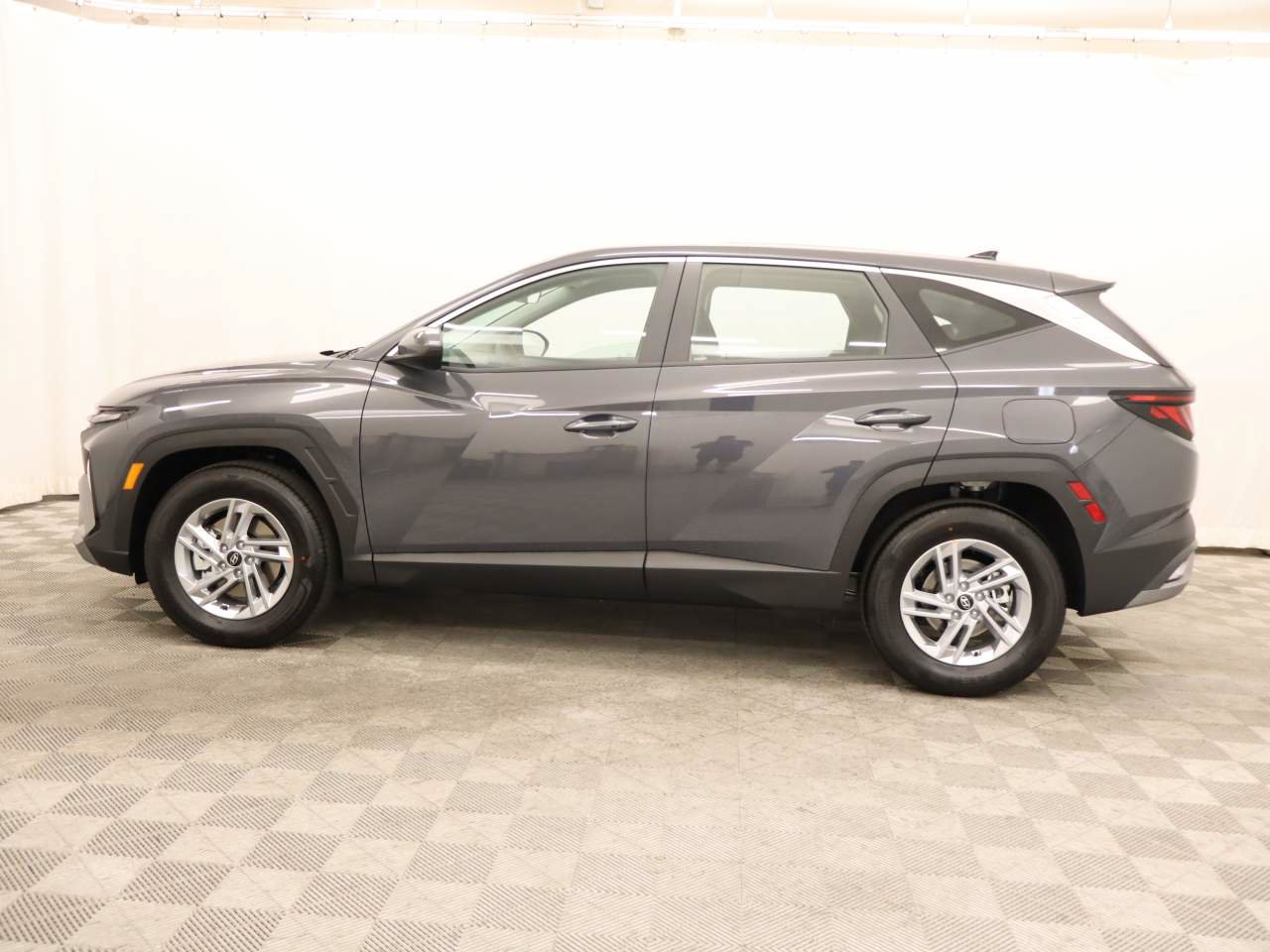 New 2026 Hyundai Tucson SE FWD image 2