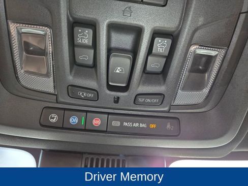 Used 2025 Chevrolet Silverado 1500 High Country w/ High Country Premium Package AWD/4WD image 39