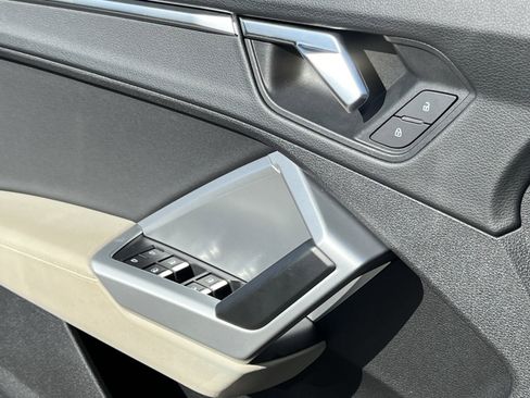 Used 2019 Audi Q3 2.0T Premium w/ Convenience Package image 32