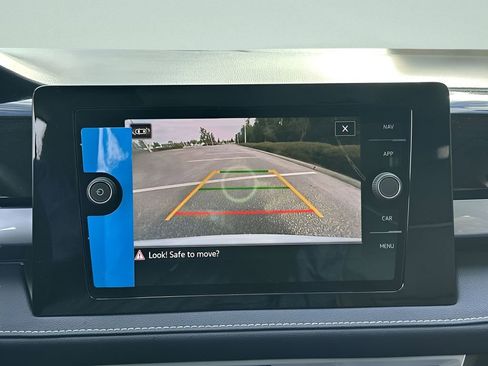 New 2026 Volkswagen Taos SEL image 17