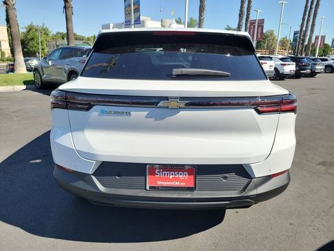 New 2026 Chevrolet Equinox EV LT image 21