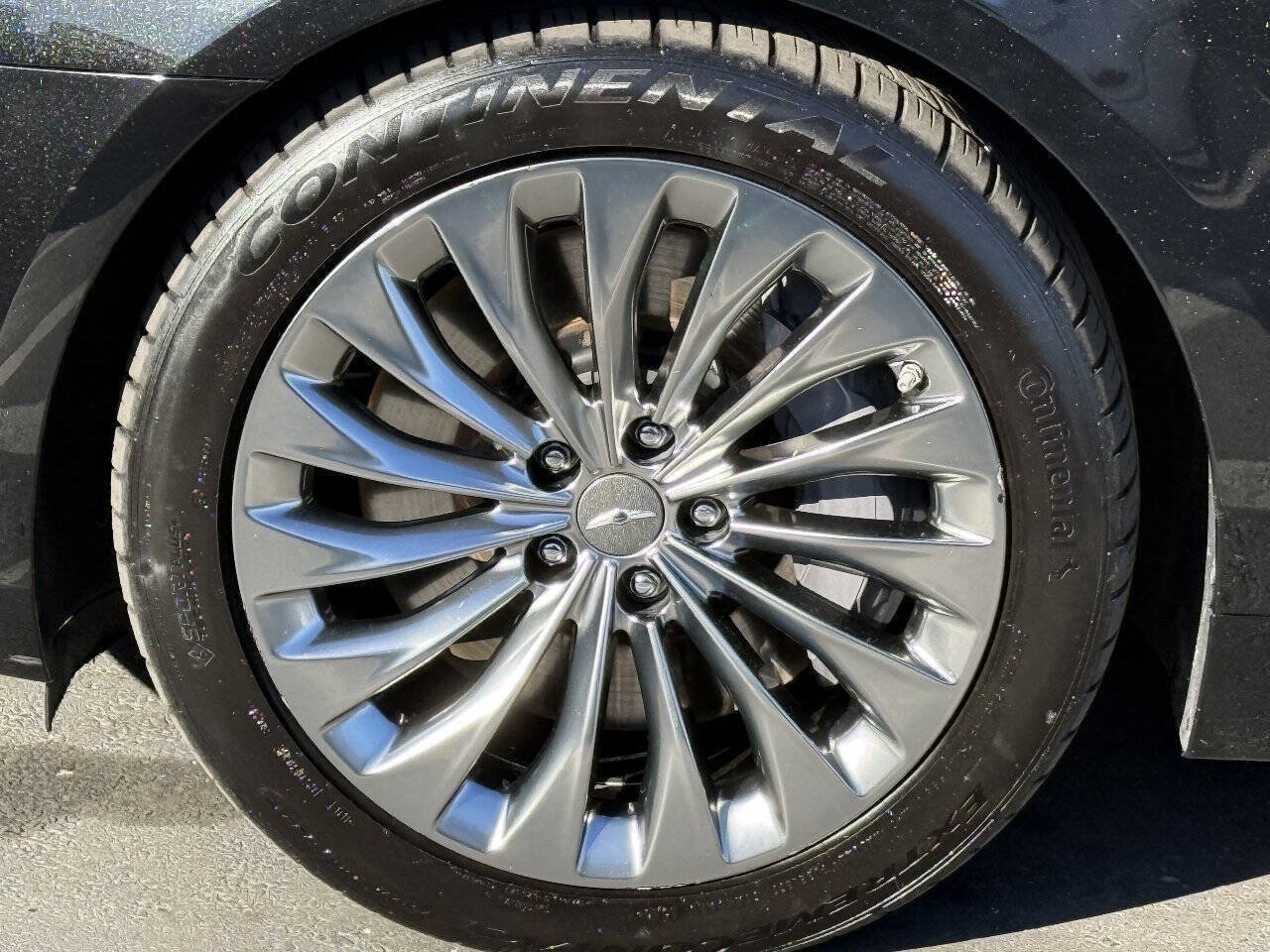 Used 2017 Genesis G90 3.3T Premium RWD image 21