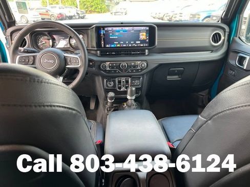 Used 2024 Jeep Wrangler Unlimited Sahara w/ Technology Group AWD/4WD image 17