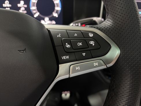 New 2026 Volkswagen Tiguan SEL R-Line image 17