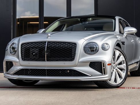 Used 2026 Bentley Flying Spur Plug-In Hybrid AWD/4WD image 3