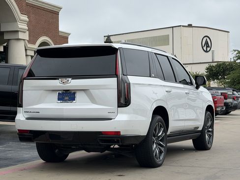Used 2023 Cadillac Escalade Sport Platinum AWD/4WD image 4