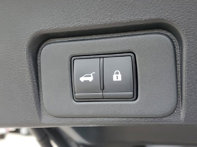 Used 2025 Nissan Rogue SV AWD/4WD image 9