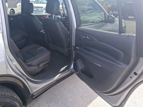 Used 2024 Chevrolet Traverse RS w/ LPO, Floor Liner Package AWD/4WD image 23