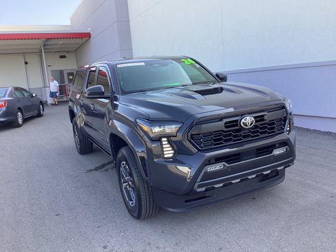 Certified 2024 Toyota Tacoma TRD Sport w/ TRD Sport Upgrade Package AWD/4WD image 2