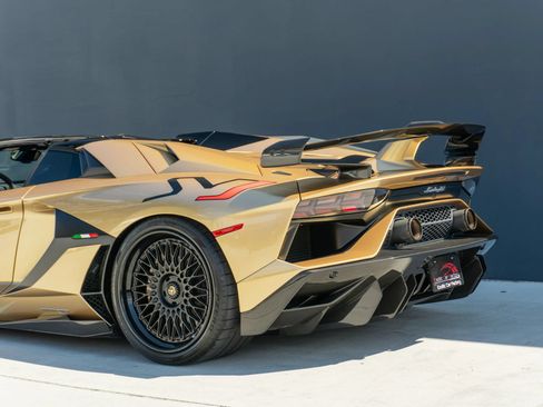 Used 2020 Lamborghini Aventador SVJ AWD/4WD image 24