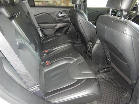 Used 2021 Jeep Cherokee Latitude Lux AWD/4WD image 15