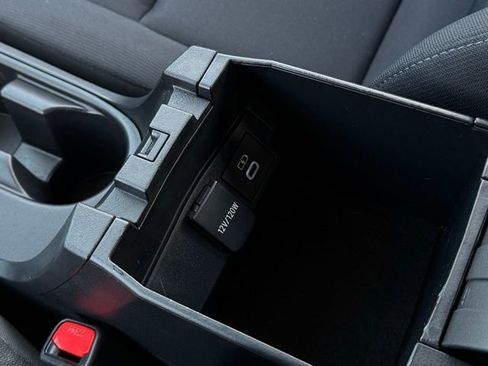 Used 2023 Toyota Corolla LE image 29