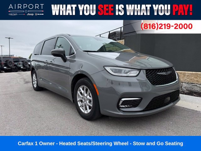 Used 2023 Chrysler Pacifica Touring-L FWD image 1