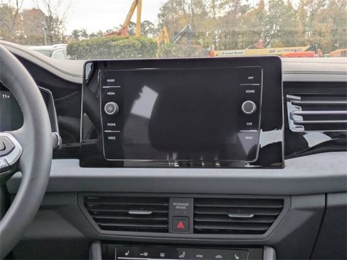 New 2026 Volkswagen Jetta SE image 17