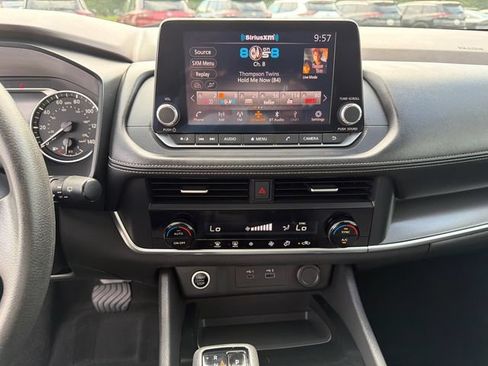 Used 2023 Nissan Rogue SV FWD image 28