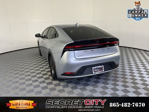 Used 2025 Toyota Prius LE FWD image 5