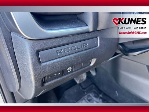 Used 2024 Nissan Rogue S image 13