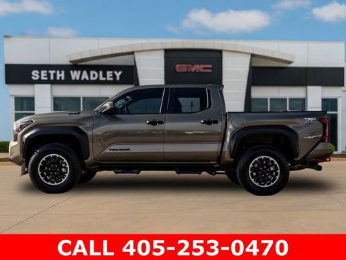 Used 2025 Toyota Tacoma TRD Off-Road AWD/4WD image 46