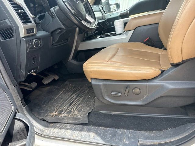 Used 2022 Ford F250 Lariat w/ Lariat Value Package AWD/4WD image 2