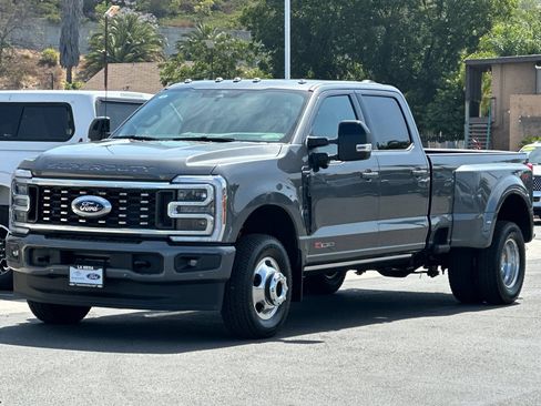 New 2026 Ford F350 Platinum w/ FX4 Off-Road Package AWD/4WD image 7