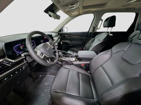 New 2025 Kia Telluride S image 22