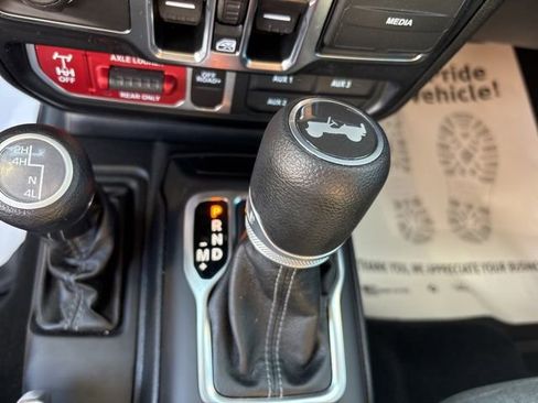 Used 2024 Jeep Wrangler Willys image 41