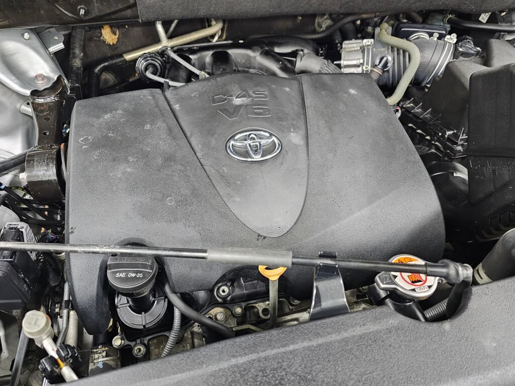 Used 2018 Toyota Highlander Limited AWD/4WD image 38