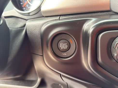 Used 2021 Jeep Wrangler Unlimited Sport AWD/4WD image 25
