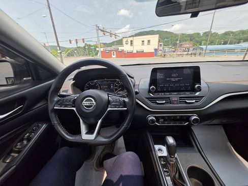 Used 2021 Nissan Altima 2.5 SR w/ SR Premium Package AWD/4WD image 22